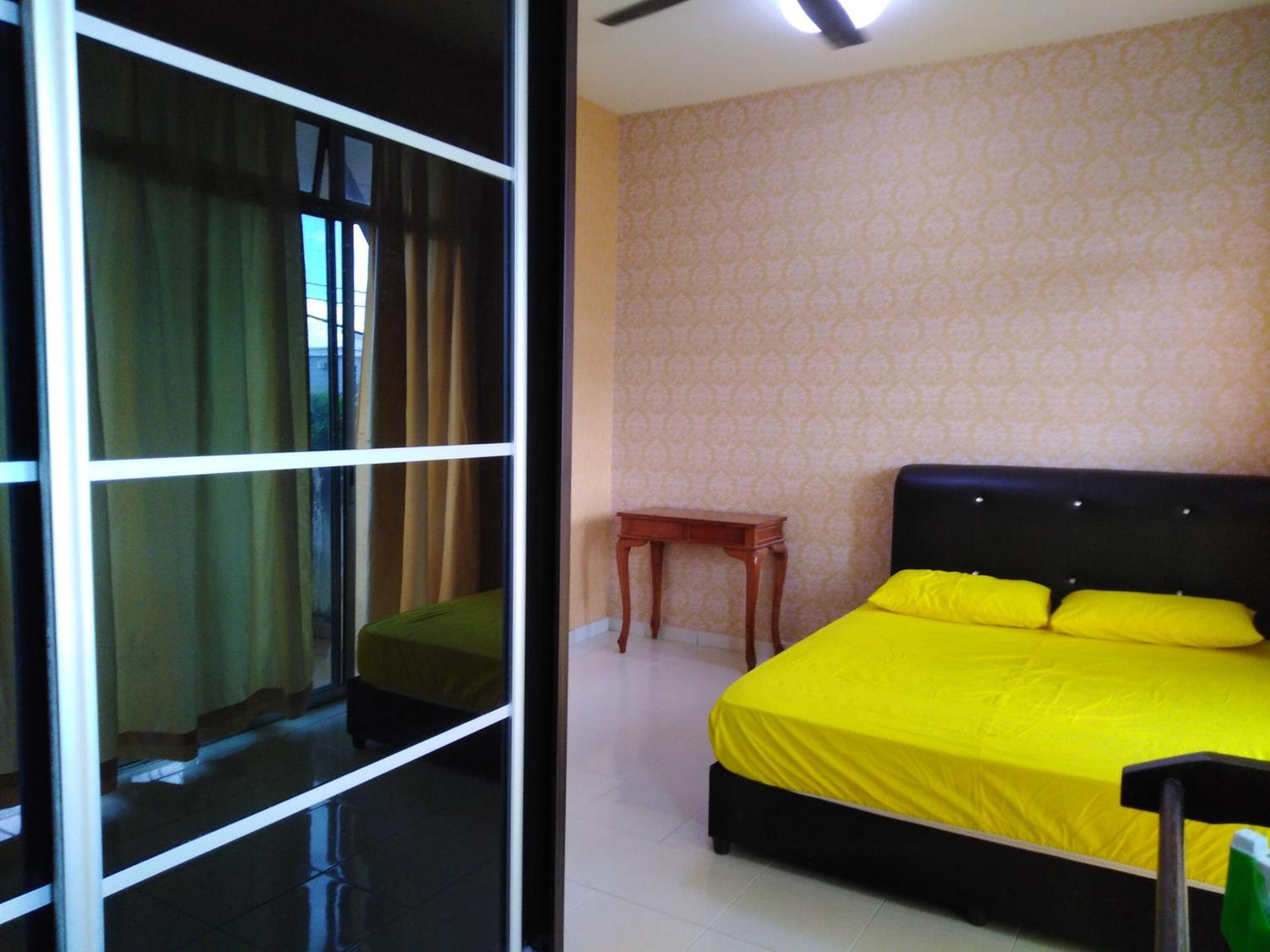 d KAMAR Homestay @Desaru Kangkar Chemaran Exterior foto